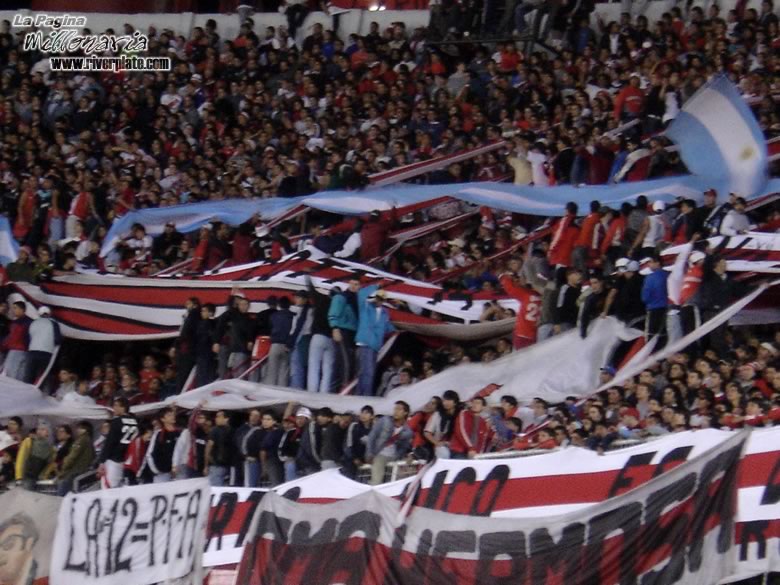 River Plate vs Junior (LIB 2005) 15